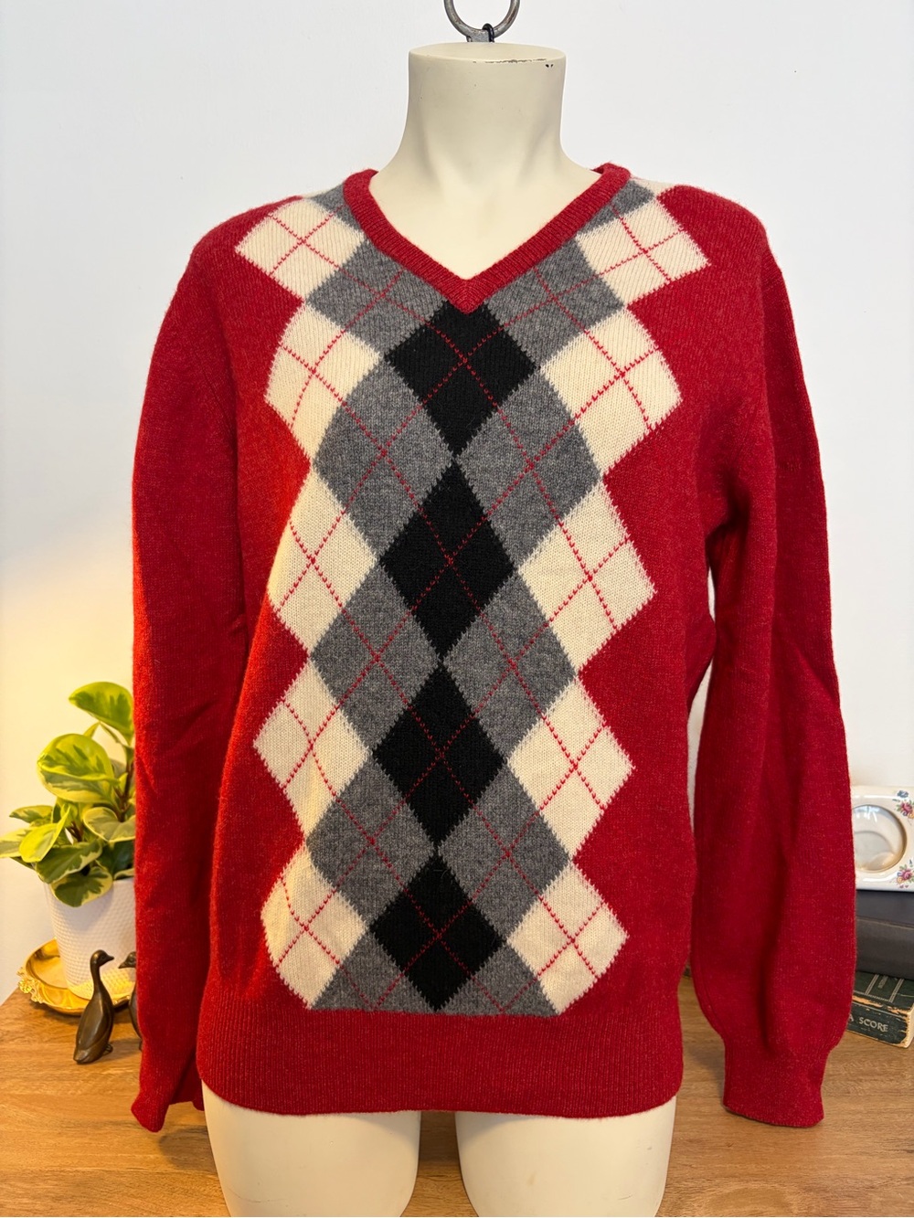 Vintage Pringle of Scotland 100% Lambswool Argyle Sweater Made in Scotland M